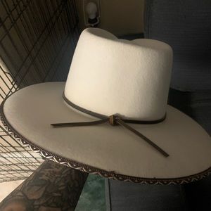 Dressed in LALA hat with Aztec style brim